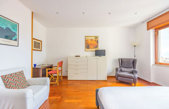 Colonna Classic Style Apartment - Photo 7
