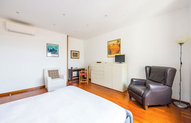 Colonna Classic Style Apartment - Photo 6
