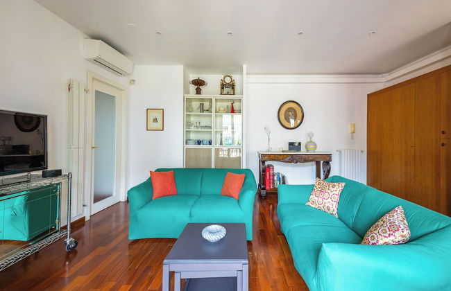 Colonna Classic Style Apartment - Photo 22