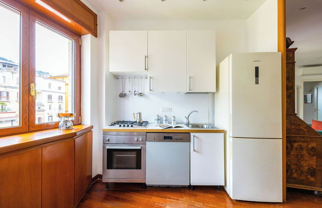 Colonna Classic Style Apartment - Photo 11