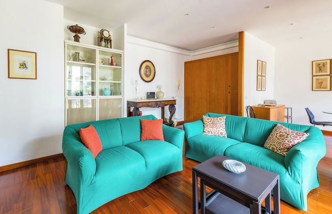 Colonna Classic Style Apartment - Photo 18