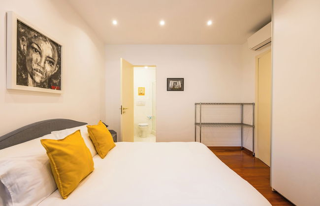 Colonna Classic Style Apartment - Photo 3