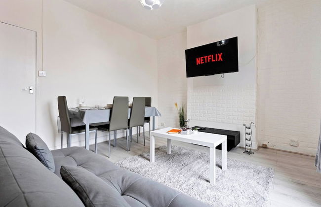 Cozy 1-bed Near Nec, Bullring & BHX Sleeps 3 - Foto 1