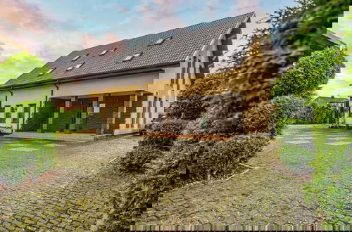 Foto 58 - Luxurious Amber Villa With Private Pool and Garden Views