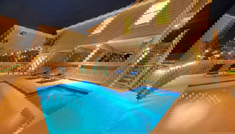 Photo 1 - Palm House by Avantstay Pool Game Room Patio