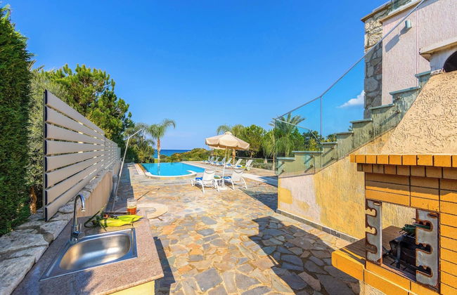 Harmonia Beach Villa - Photo 42
