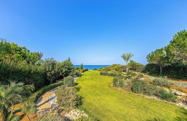 Harmonia Beach Villa - Photo 3
