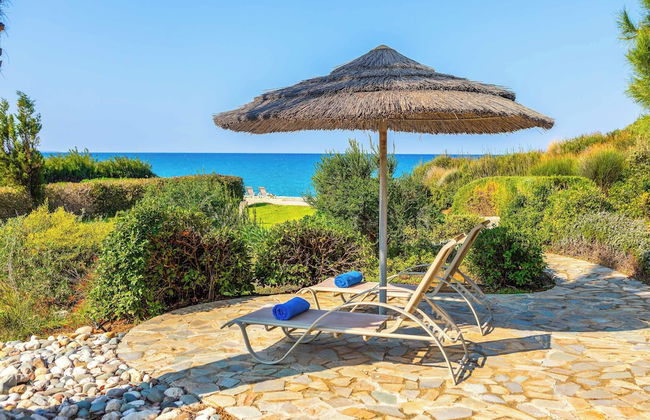 Harmonia Beach Villa - Photo 2