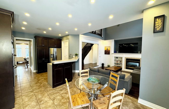 Spacious 4-Bedroom Retreat - Foto 16