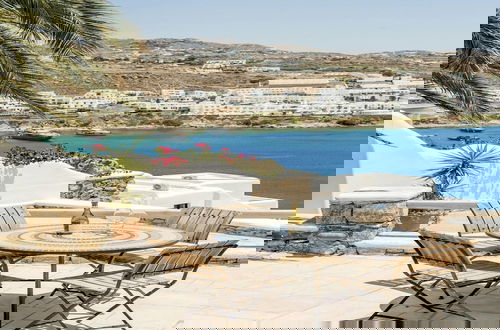 Foto 30 - Unique Cycladic Villa With Pool