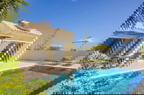 Foto 19 - Caretta Beach Villa