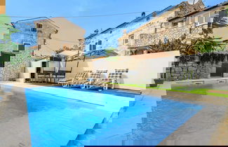 Foto 1 - Villa in Porec With Private Pool and Beach
