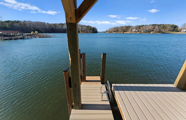 Pleasant Cove Waterfront Getaway With Fire Pit, Deck, and Lake Views - Foto 2