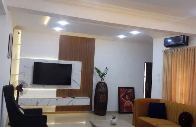 Amia Gold Luxury Apartment - Photo 24