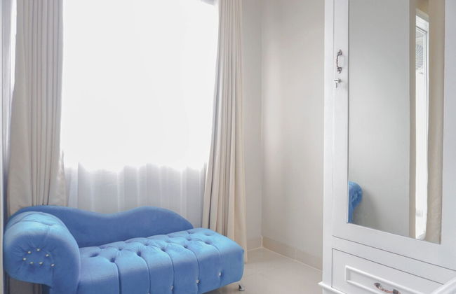 Homey Living and Well Designed Studio Room at Royal Sentul Park Apartment - Foto 17