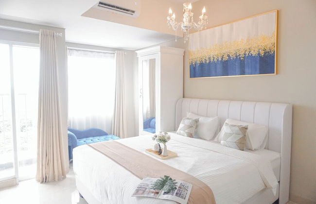 Homey Living and Well Designed Studio Room at Royal Sentul Park Apartment - Foto 1