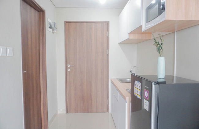 Homey Living and Well Designed Studio Room at Royal Sentul Park Apartment - Foto 9