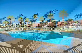 Foto 2 - 2 Beachfront Condos w Pool Sleeps 8 Beach Happy Summer Love by Avantstay