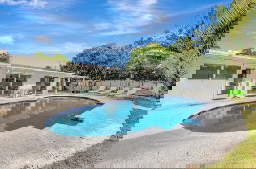 Foto 31 - Poolside Paradise Dock & Pool!