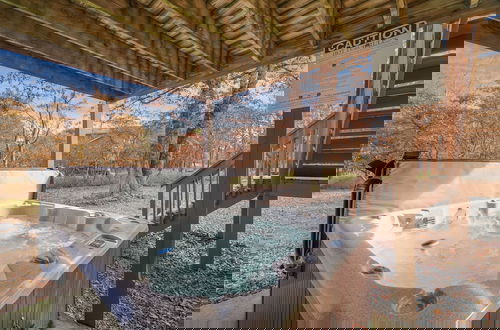 Foto 2 - Sycamore Cove by Avantstay Hot Tub Game Rooms