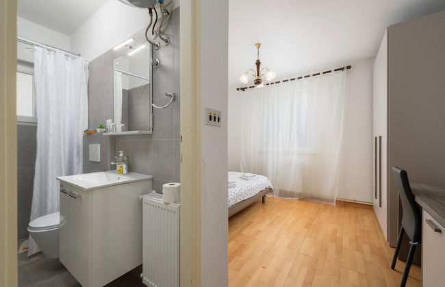 Graceful Apartment in Nature - Photo 17