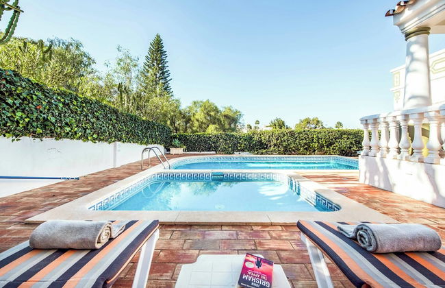 Villa Cardona - Photo 1