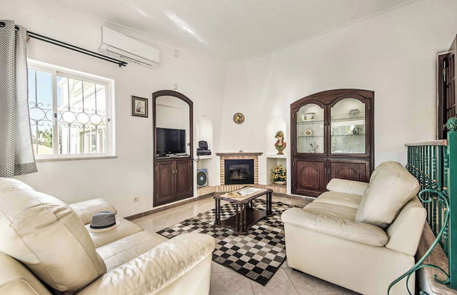 Villa Cardona - Photo 16