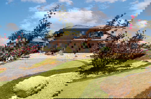 Foto 4 - Sangiovese By Avantstay Spectacular Estate w Pool Hot Tub Putting Green