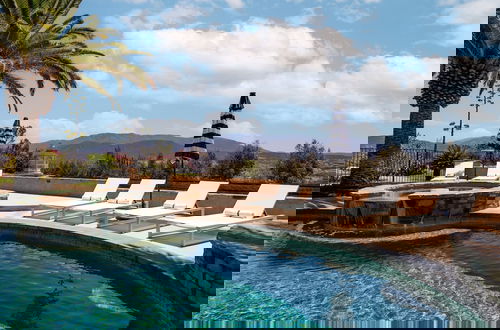 Foto 8 - Sangiovese By Avantstay Spectacular Estate w Pool Hot Tub Putting Green