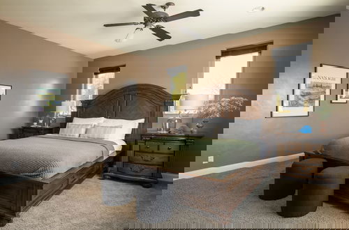 Foto 37 - Sangiovese By Avantstay Spectacular Estate w Pool Hot Tub Putting Green
