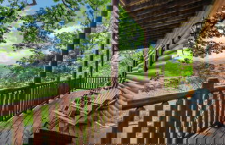 Foto 3 - Resort Cabin w/ Hot Tub, Pool Table, Deck Views Summit View Way by Avantstay