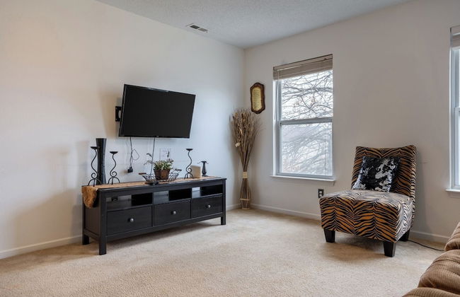 Spacious 4BR Home With Pool in Indianapolis - Foto 70