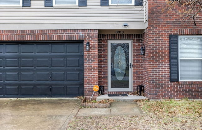 Spacious 4BR Home With Pool in Indianapolis - Foto 25