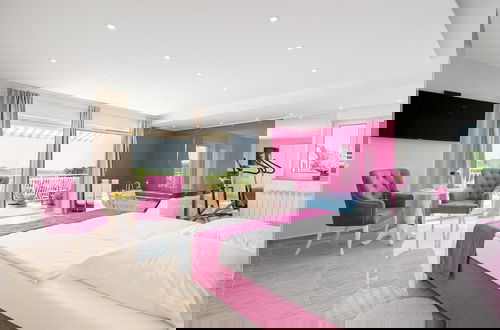 Foto 5 - Aesthetic Villa With Private Pool