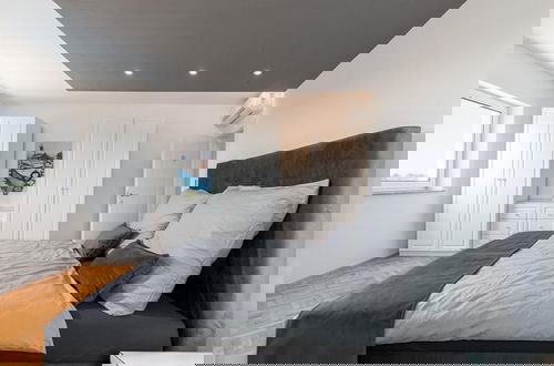 Foto 2 - Aesthetic Villa With Private Pool