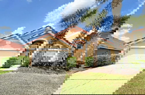 Foto 1 - Villa Tranquility 4 Bedroom Home by RedAwning