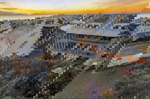Foto 39 - Private Pool, Gulf Views + Luxurious Features Throughout This Lovely Residence 6 Bedroom Condo by RedAwning