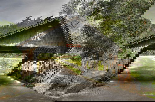 Foto 64 - Kim's Cove Motorcycle-Friendly Cabin features Game Room by RedAwning