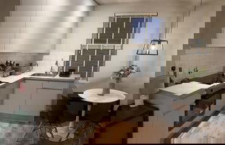 Photo 3 - Renovatedapartmentsleeps4-freeparking-tv