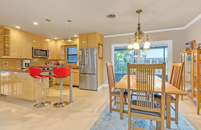 Chic 3BR Sanctuary Steps From The Drive Paradise - Foto 15