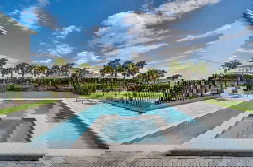 Foto 1 - Brand New Encore Resort 5 Bed Resort Home 5 Bedroom Villa