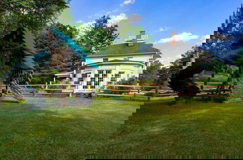 Foto 59 - Sunny Pond by Avantstay Secluded Estate w a Private Pond Gym Movie Theater