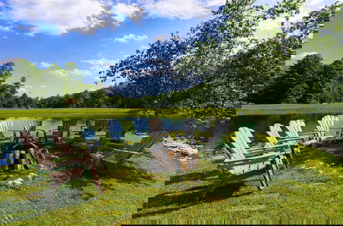 Foto 57 - Sunny Pond by Avantstay Secluded Estate w a Private Pond Gym Movie Theater