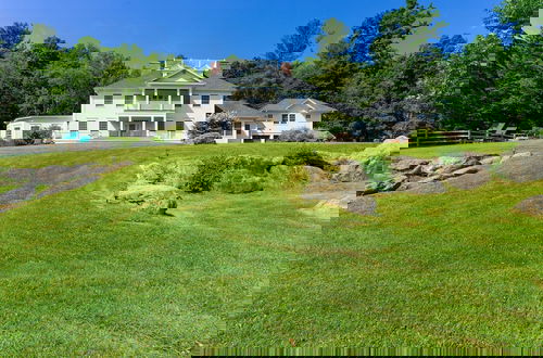 Foto 68 - Sunny Pond by Avantstay Secluded Estate w a Private Pond Gym Movie Theater
