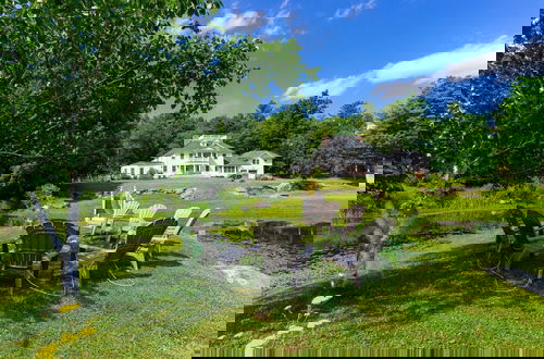 Foto 65 - Sunny Pond by Avantstay Secluded Estate w a Private Pond Gym Movie Theater