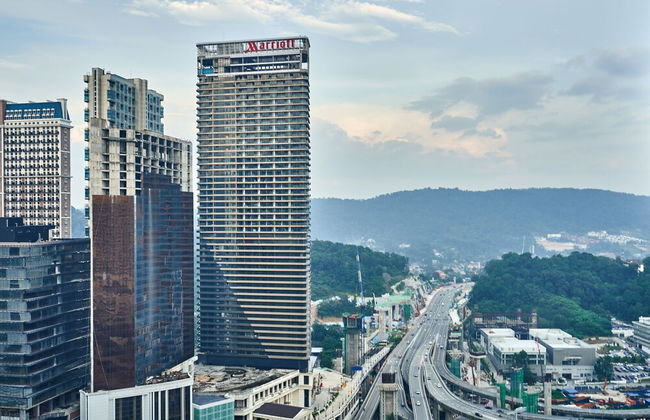 OYO Home 44050 Essential Studio Empire Marriot - Foto 19