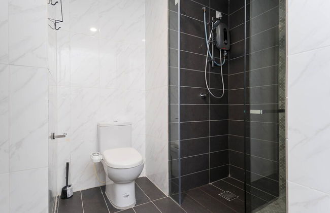 OYO Home 44050 Essential Studio Empire Marriot - Foto 14