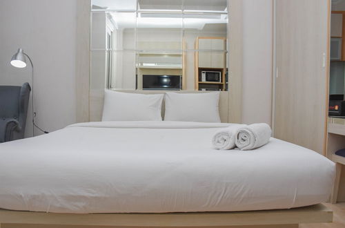 Photo 1 - Comfortable And Warm Studio Room At Menteng Park Apartment