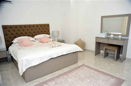 Foto 1 - Amazing one Bedroom Apartment in Amman, Elwebdah 4