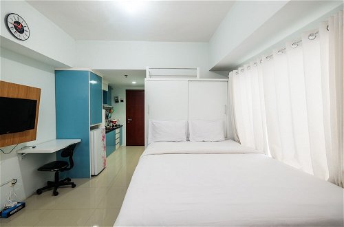 Foto 1 - Comfy Studio Tamansari Mahogany Apartment